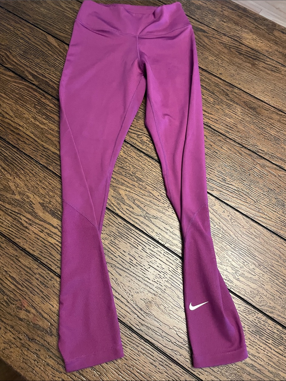 Nike Magenta/Purple Athletic Leggings